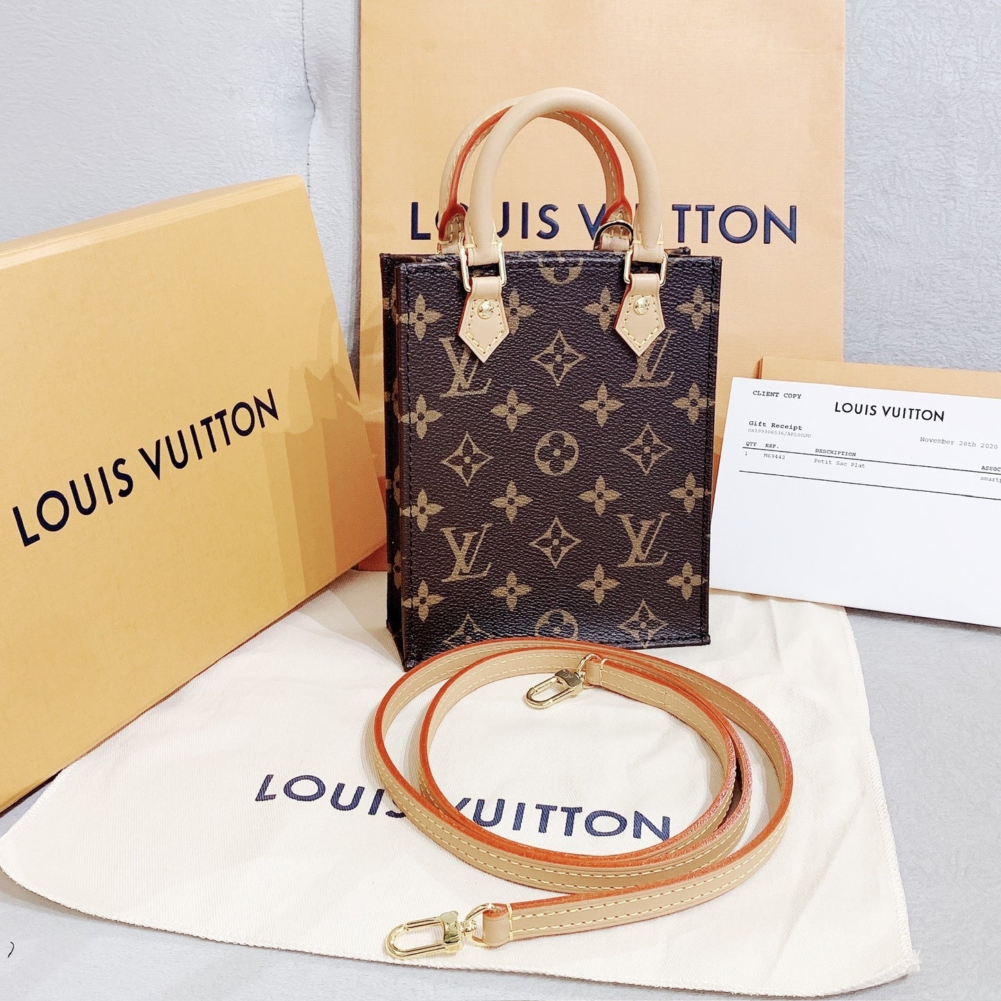 LV Petit Sac Plat 小款琴譜包/1400✨🉐59800