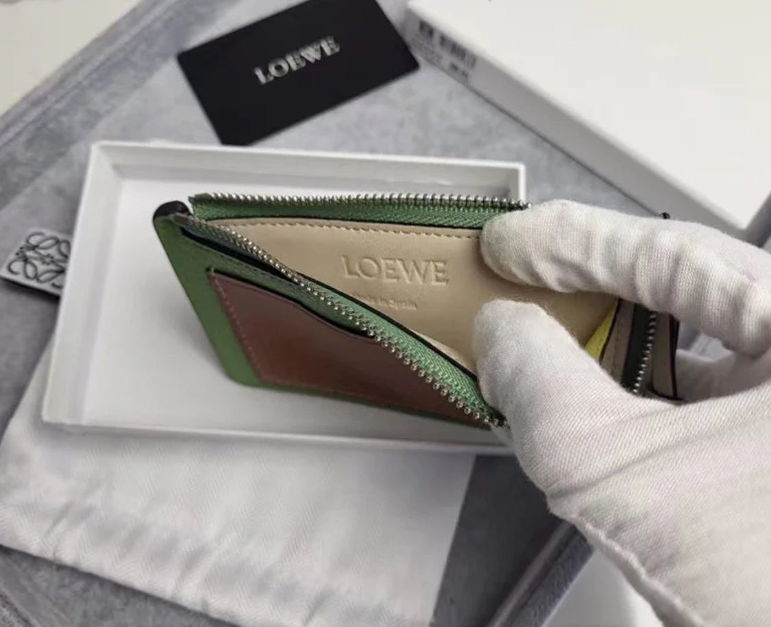 *現貨*Loewe▪️Coin Cardholder 軟粒面牛皮拉鍊卡包-迷迭香綠 P8500 /T14000