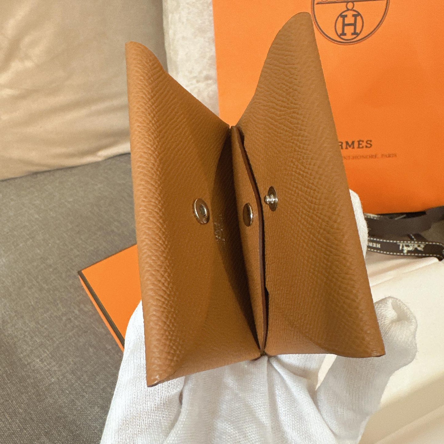 *現貨*Hermes Calvin Duo 金棕卡包 P18900 /T23800
