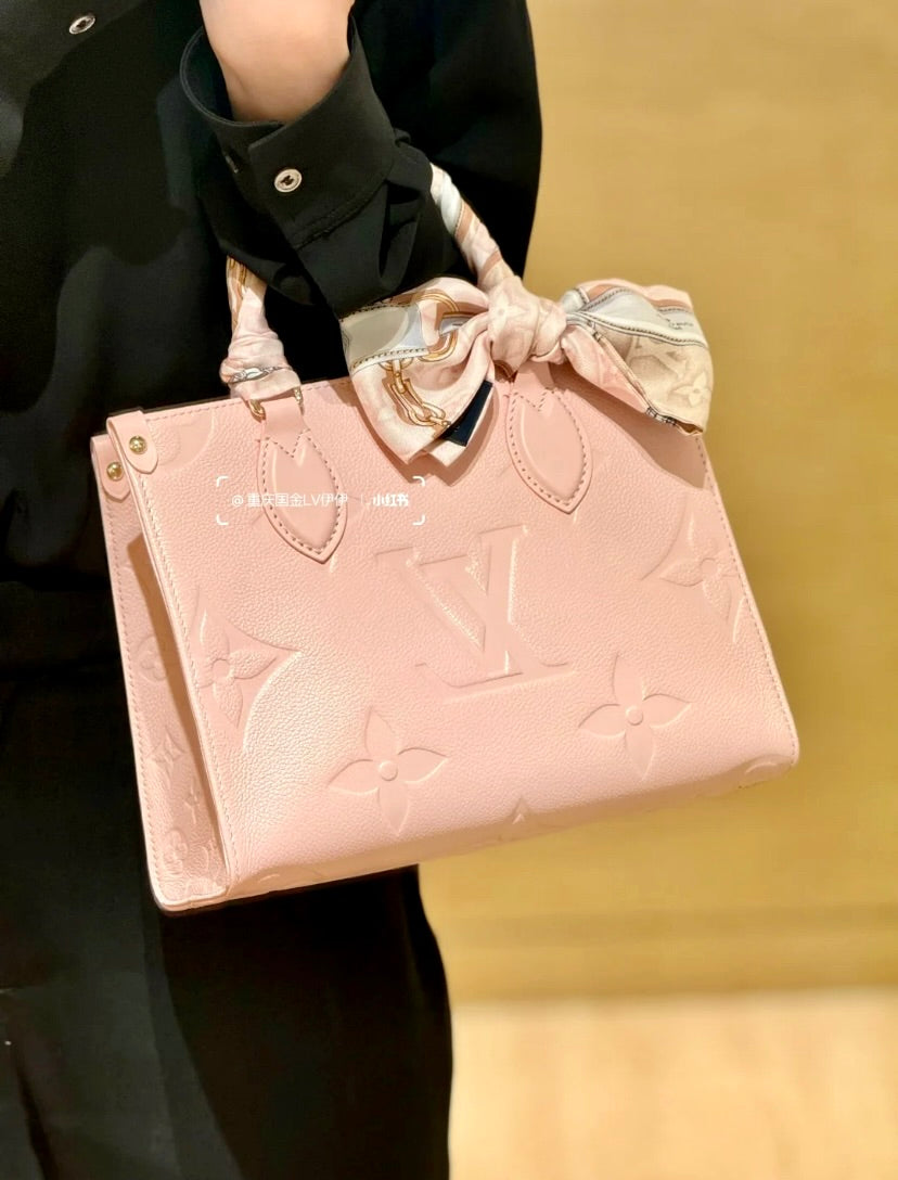 LV OnTheGo PM 小款托特包/2340✨🉐96940