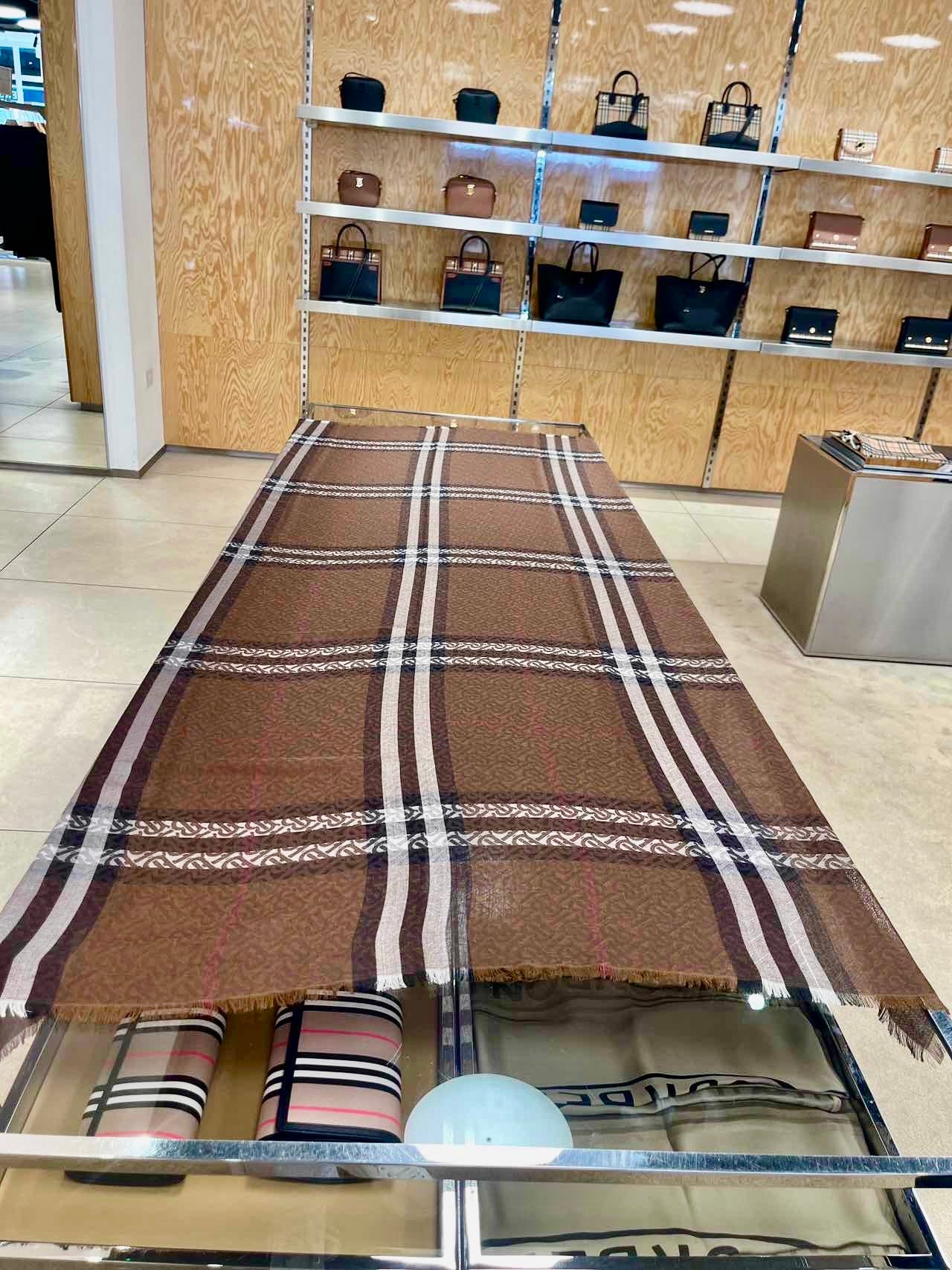 @Burberry TB薄圍巾/390P270 🔥折上七折🉐9980