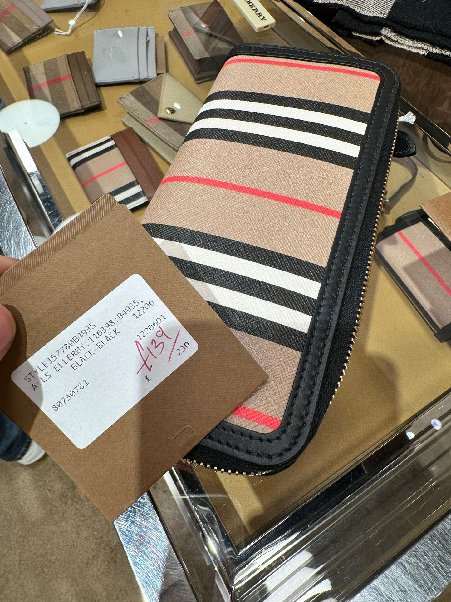 @Burberry Ellerby 格紋拉鍊長夾/230P139 🔥下殺🉐7060