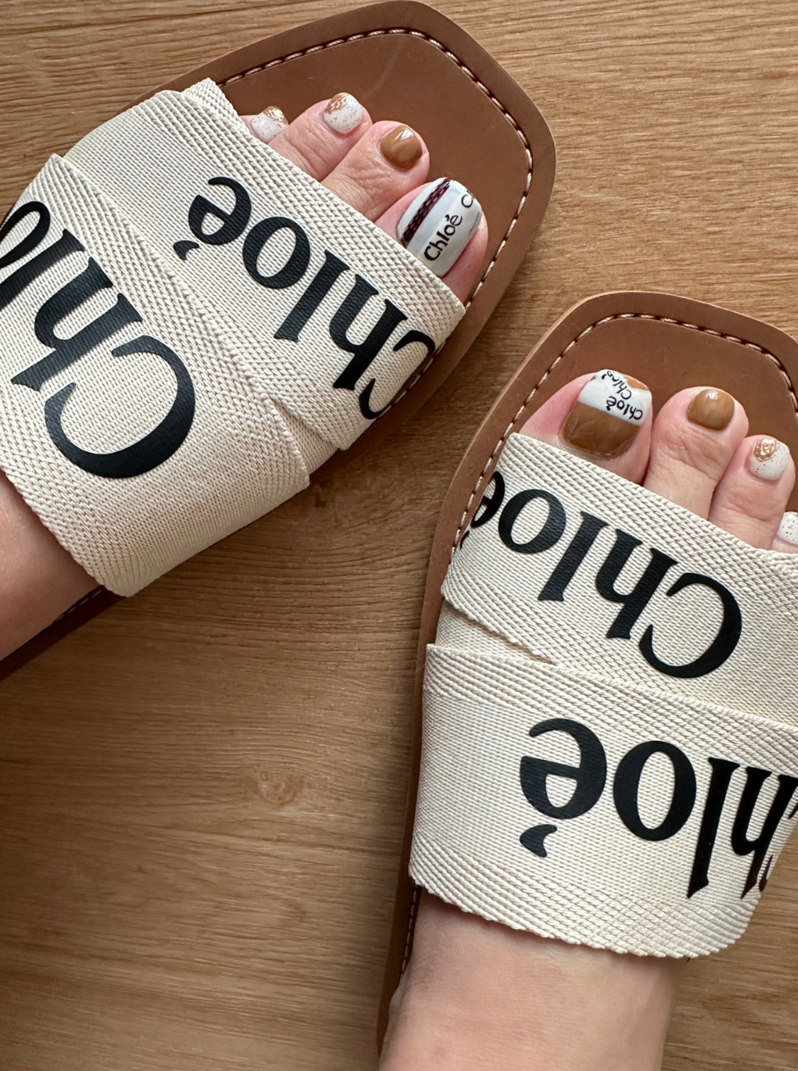 Chloe Woody 平底拖鞋 * £360 c275