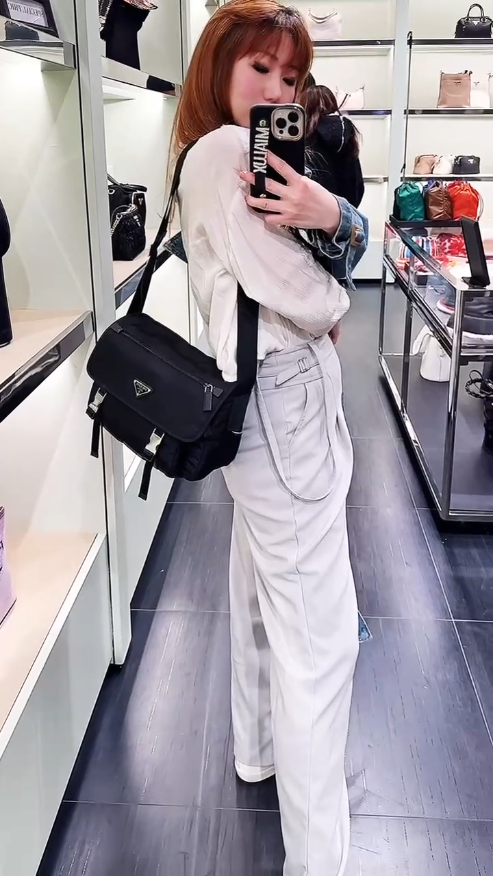 @Prada►Pattina 大尼龍側背包/P910