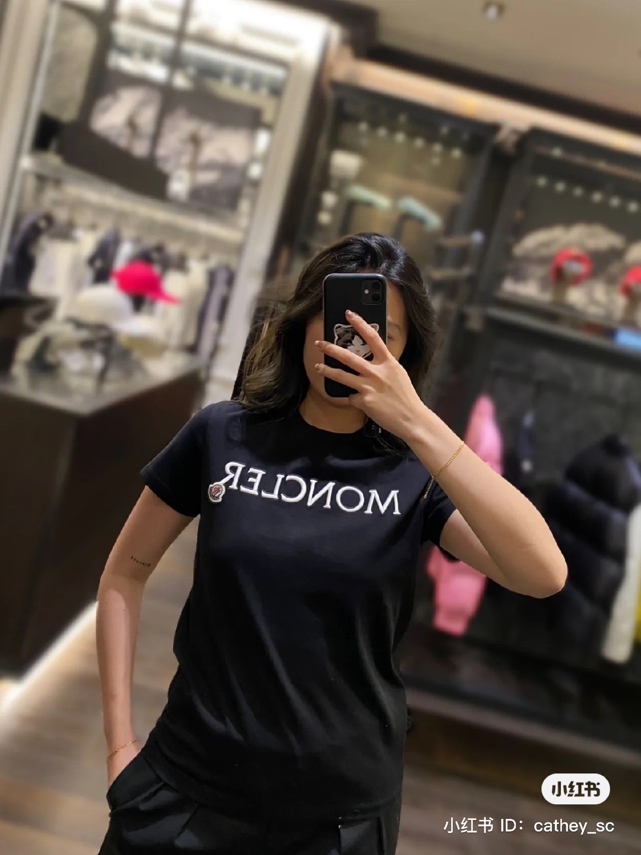 Moncler Embroidered Logo T恤上衣/245 🉐10800