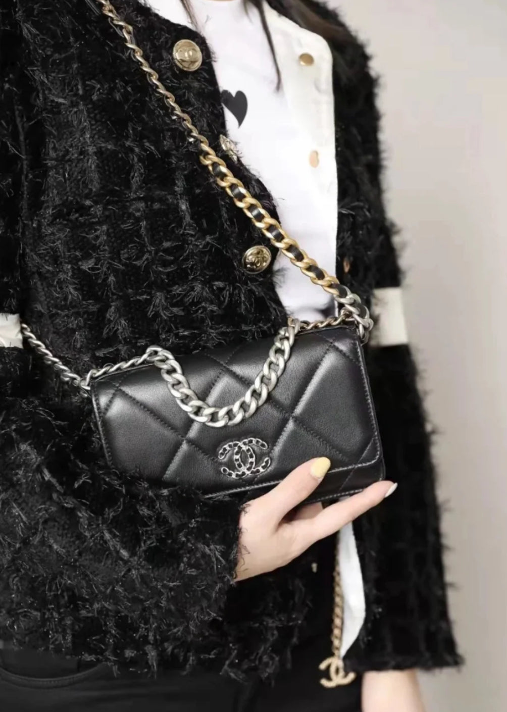 *現貨*CHANEL 19 WOC 經典19小羊皮鏈包-黑銀釦  P116000 /T150000