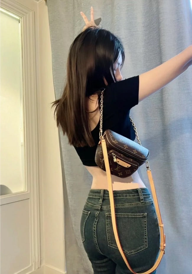 LV Mini Bumbag 迷你腰胸包/1480✨🉐63160