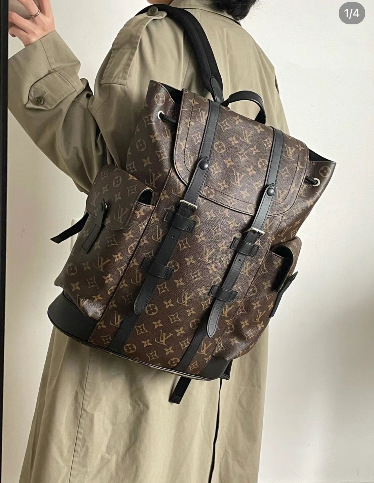 LV Christopher MM Backpack 中款男生款後背包/2560✨🉐105960