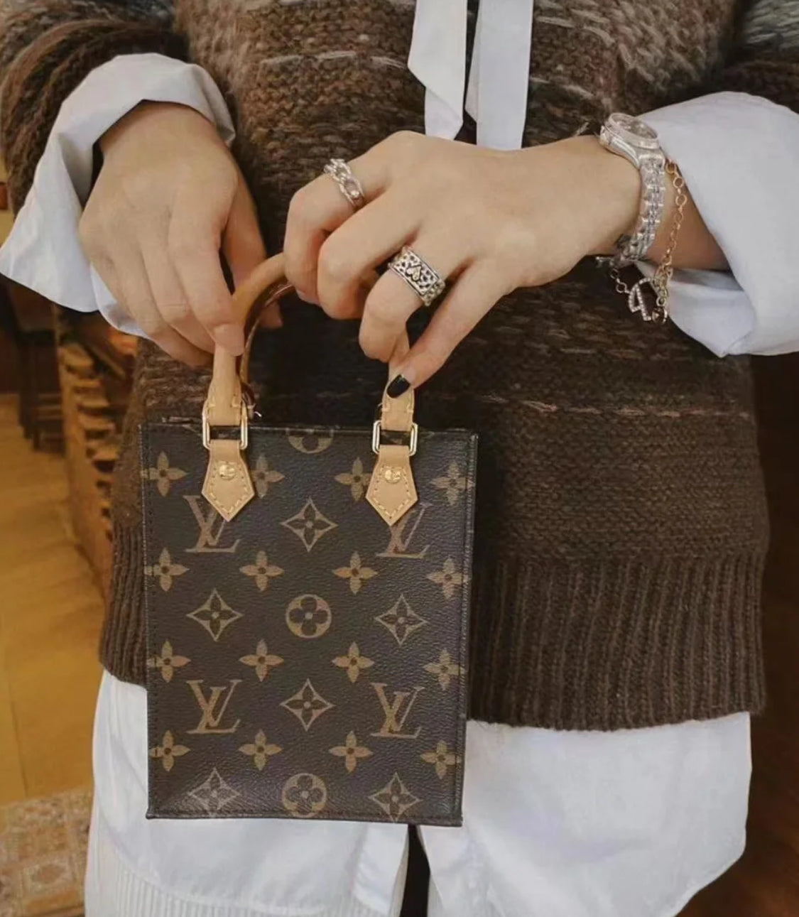 *現貨*LV Petit Sac Plat 小款琴譜包 P39800 /T63500