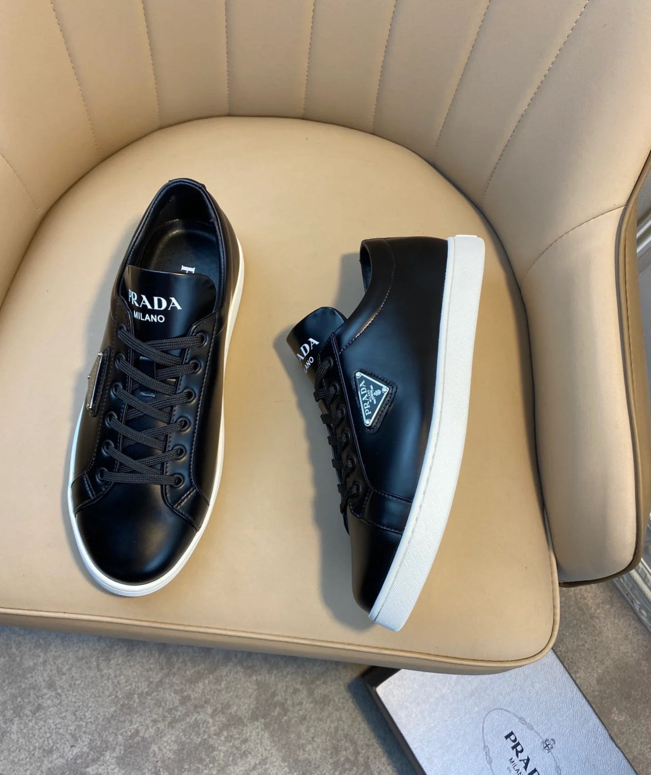 @Prada Trainer 男女款三角標鞋/650P330 🔔限時折🉐15850