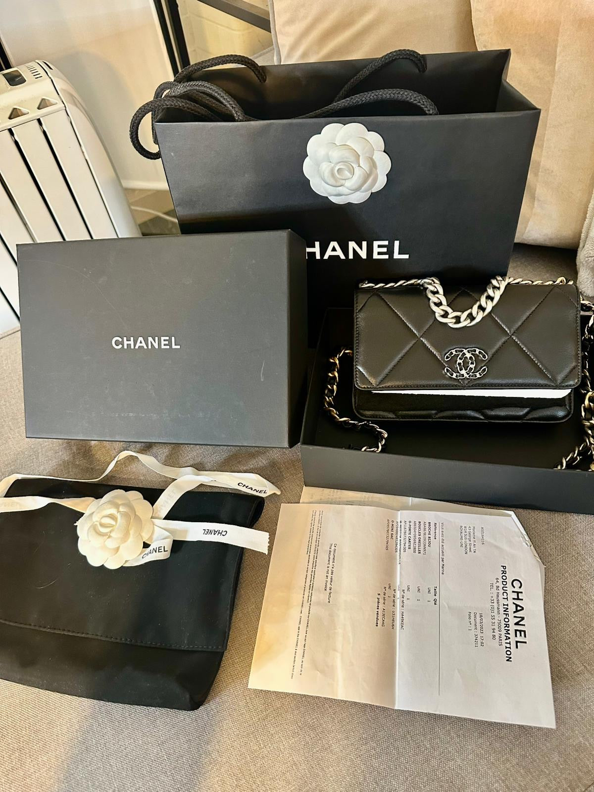 *現貨*CHANEL 19 WOC 經典19小羊皮鏈包-黑銀釦  P116000 /T150000