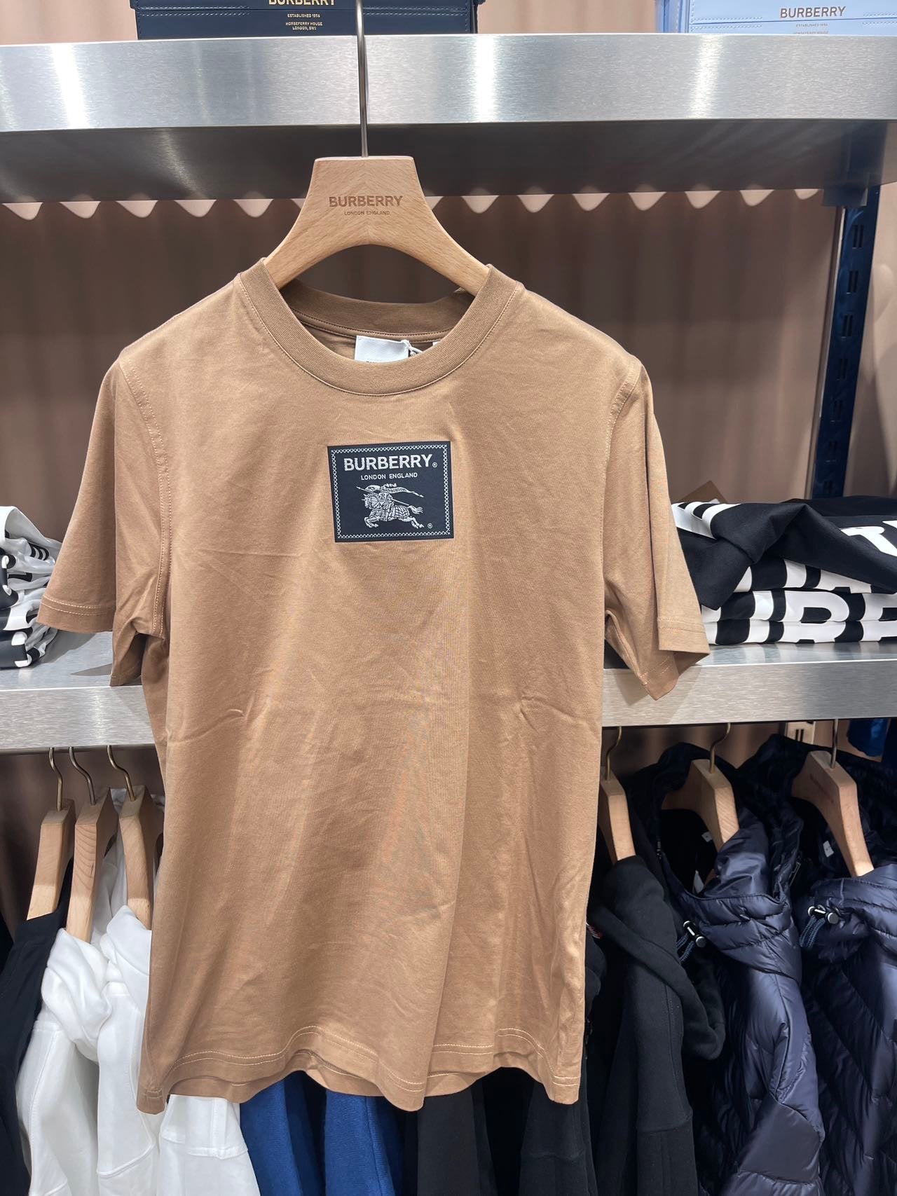 @Burberry Prorsum 戰馬貼布T恤上衣/420P210 🔥折上七折🉐7420