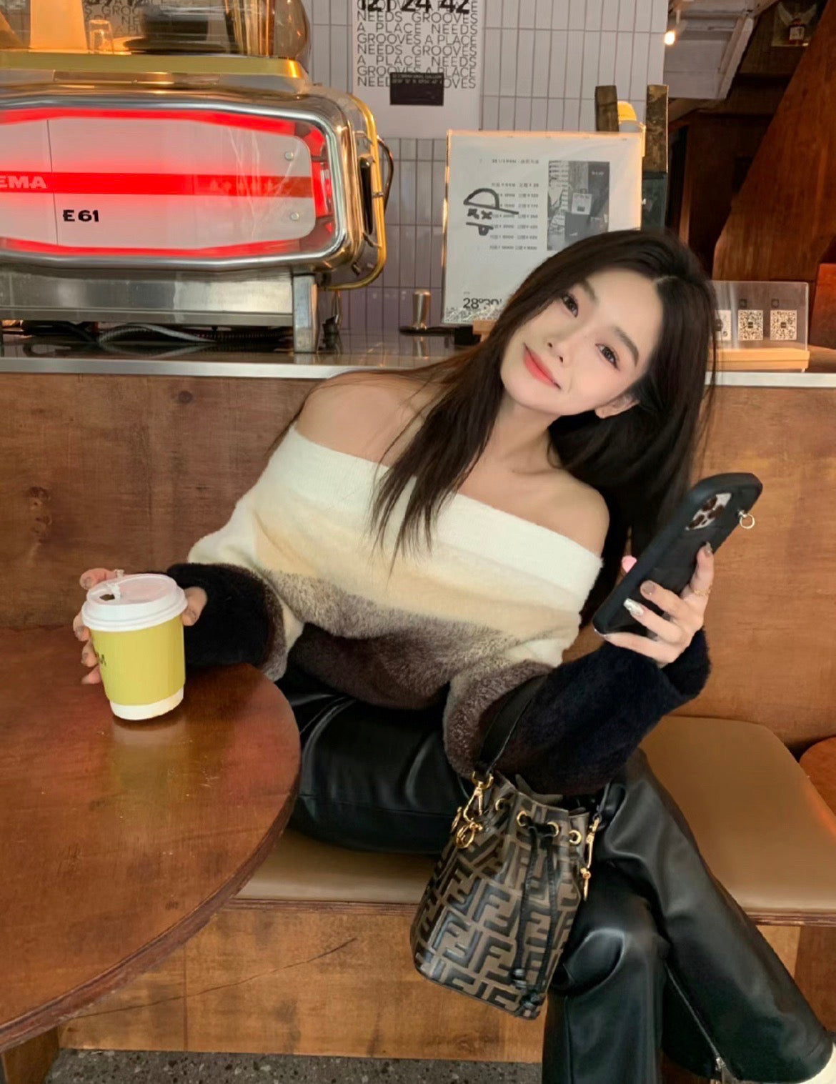 Fendi Mon Tresor Mini 迷你牛皮抽繩水桶包/1420E1550💰