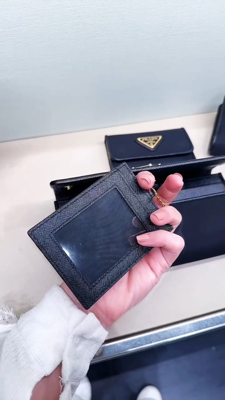 @Prada▪️Tessuto 三角標翻蓋長夾附卡夾/P380 🔔限時折🉐18100