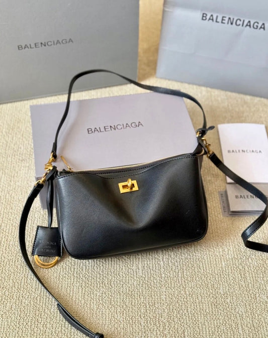 Balenciaga巴黎世家 Rodeo Sling Pochette 腋下包/E1390 🉐49500🇪🇺