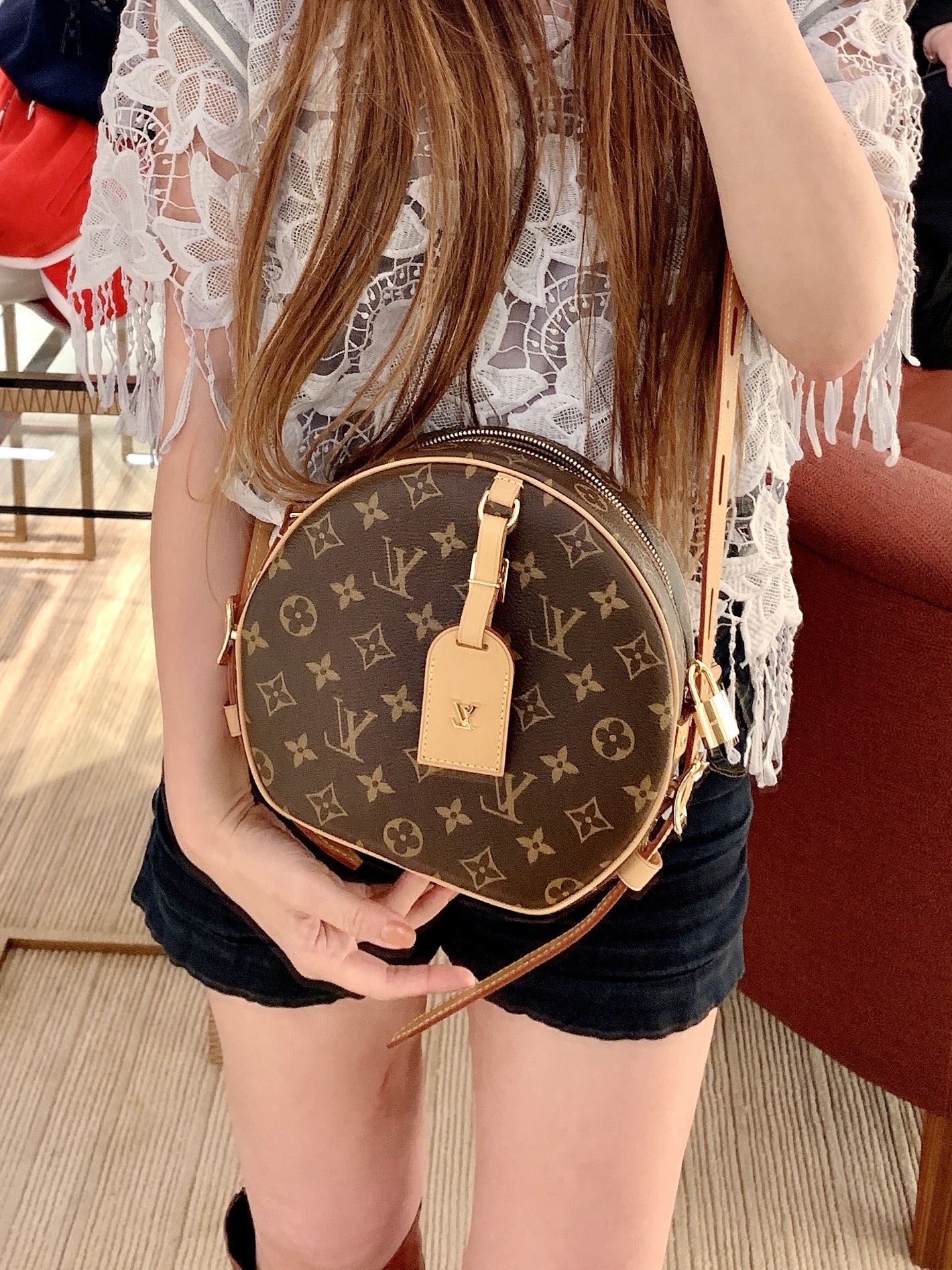 LV▪️Boite Chapeau Souple MM 大款圓餅包/2230✨🉐92430