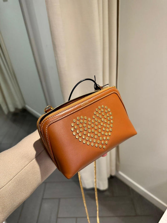 @Celine Clutch 愛心牛皮鏈包/970P631 🔔限時折🉐29200