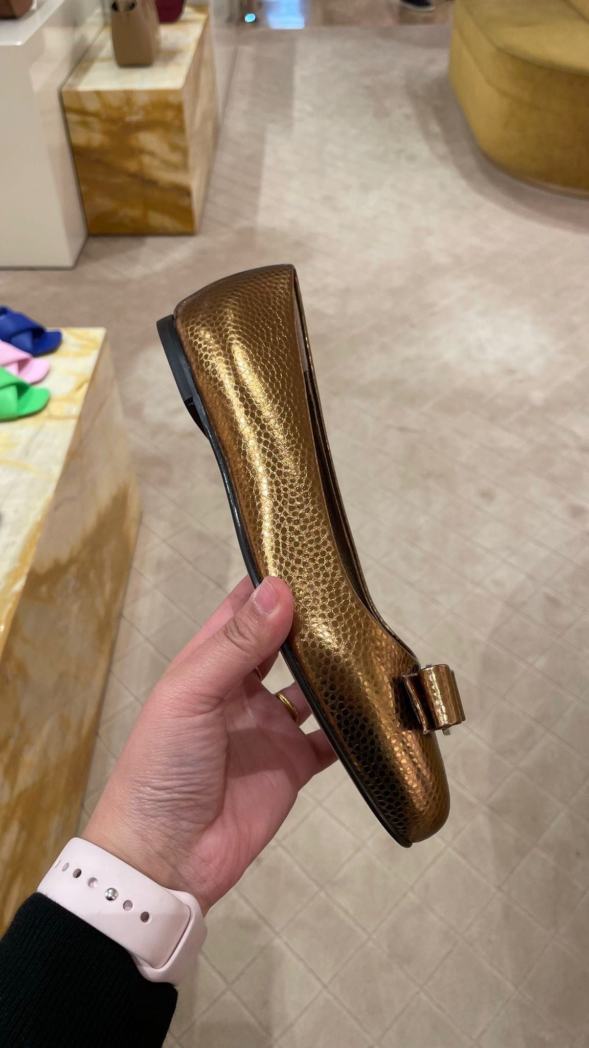 @Ferragamo Varina 金色平底包鞋/505P297 🔥下殺🉐14170
