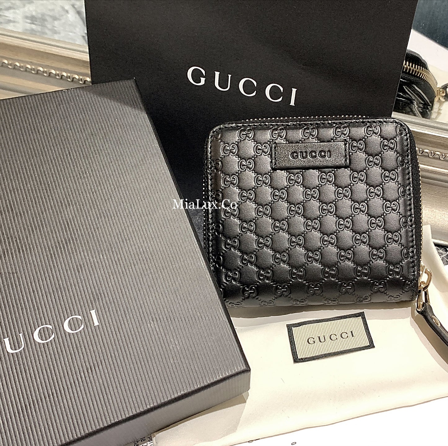@Gucci Embossed Wallet 壓紋雙層拉鍊短夾/P230