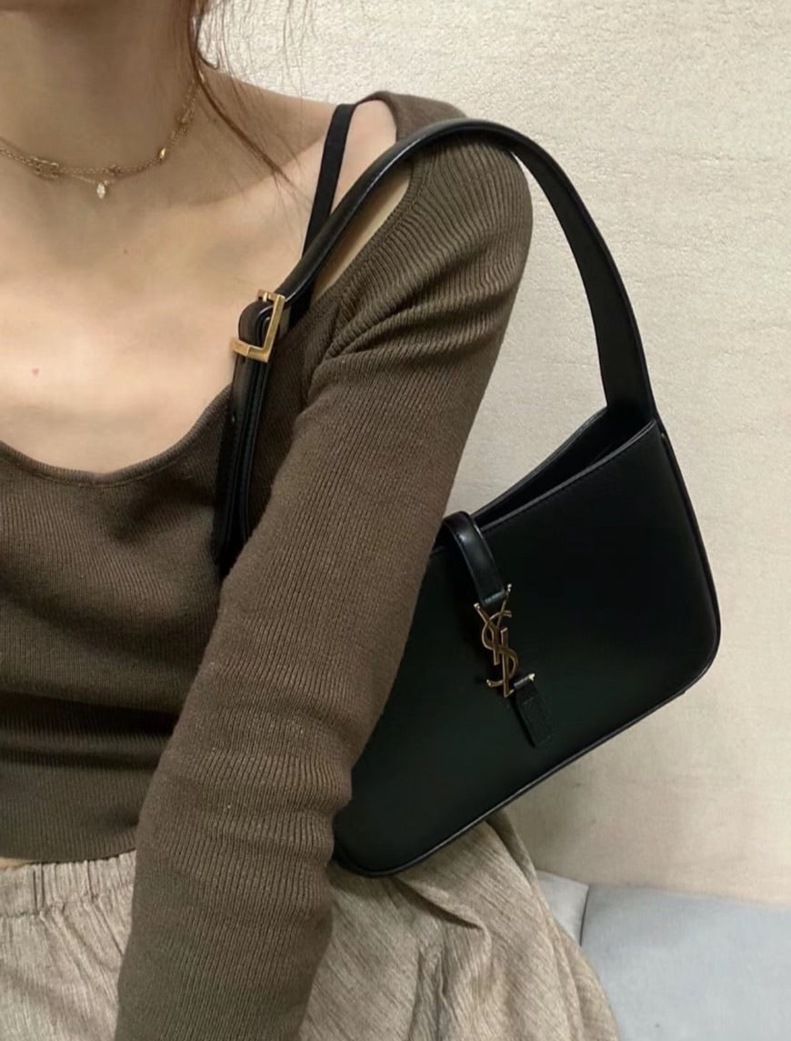 YSL Le 5 à 7 Hobo 腋下包/1755E1890 🉐67150🇪🇺