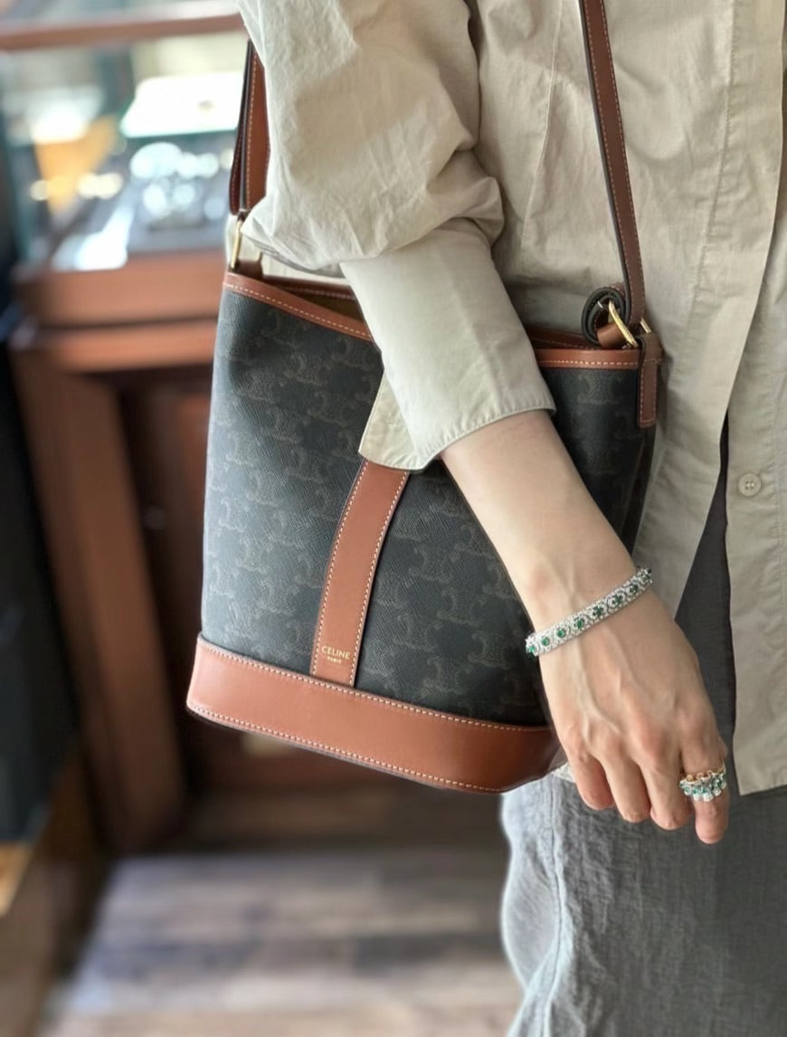 Celine▪️Bucket S 小款凱旋老花水桶包/1250E1300 🉐46500🇪🇺