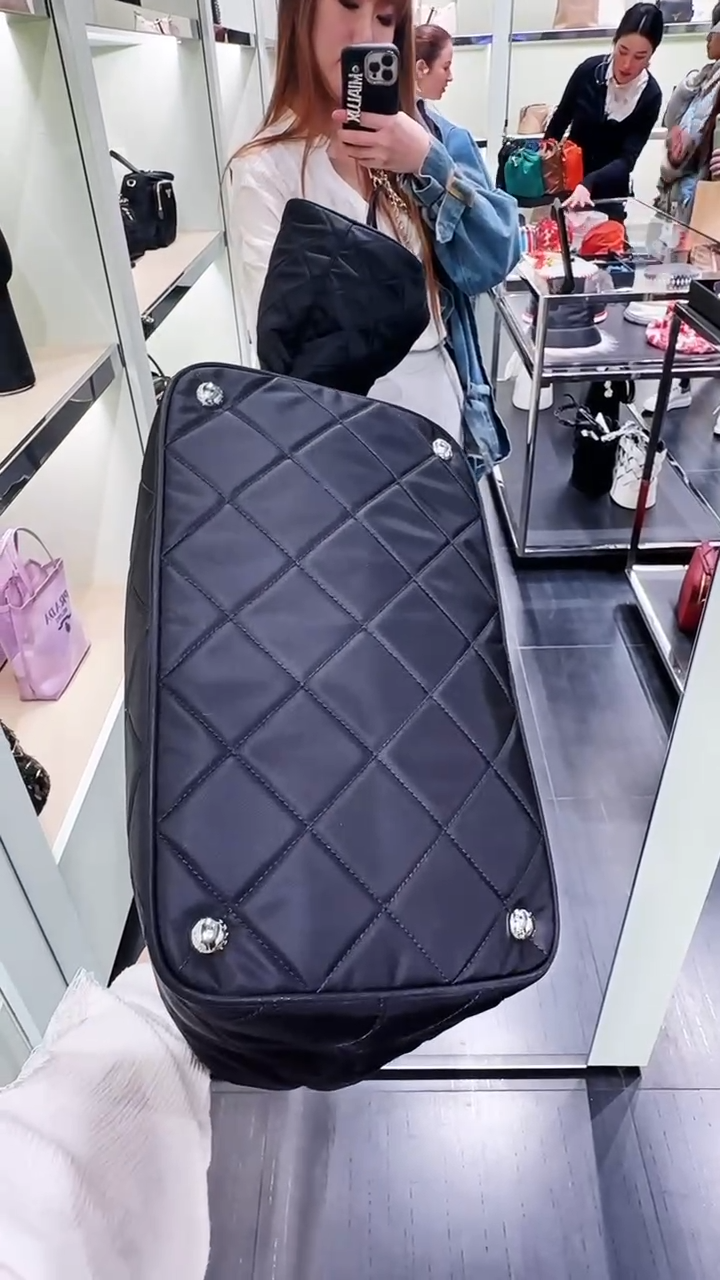 @Prada►Nylon 尼龍菱紋鍊包/P880🔔限時折🉐40400