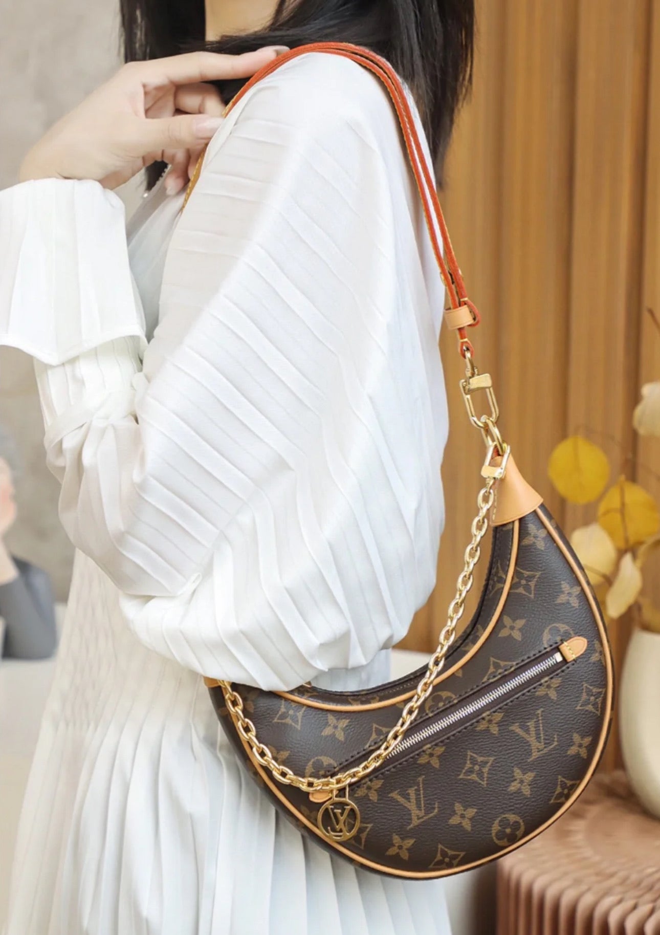 LV Loop Bag 豌豆月牙包/1790✨🉐76180