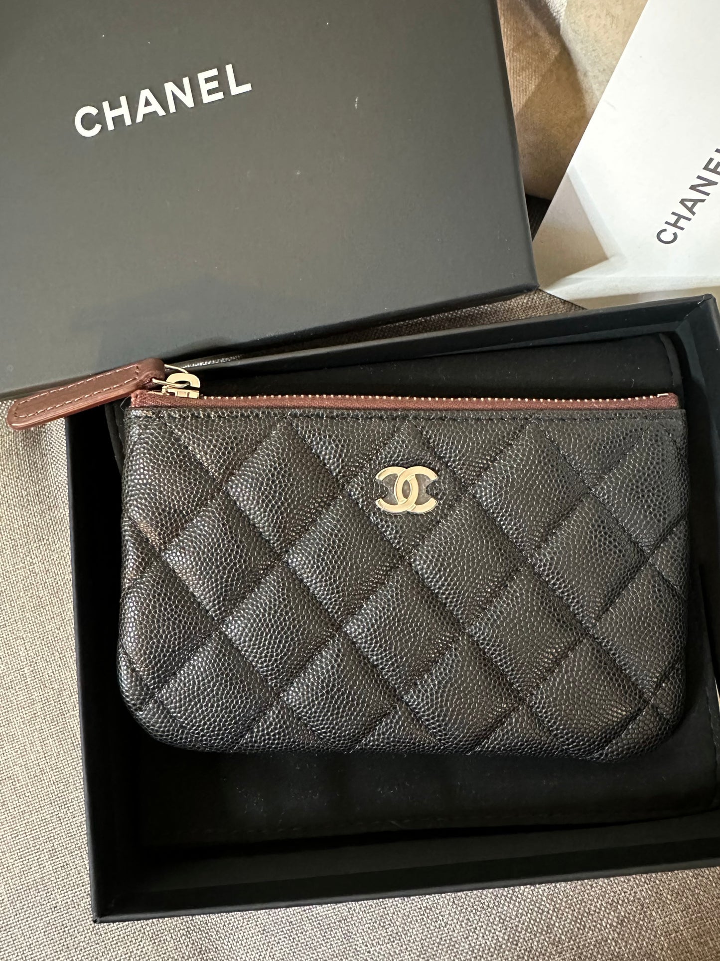 *現貨*CHANEL▪️ZIPPED CASE SMALL 一字拉鍊零錢包 特惠✨🉐22800