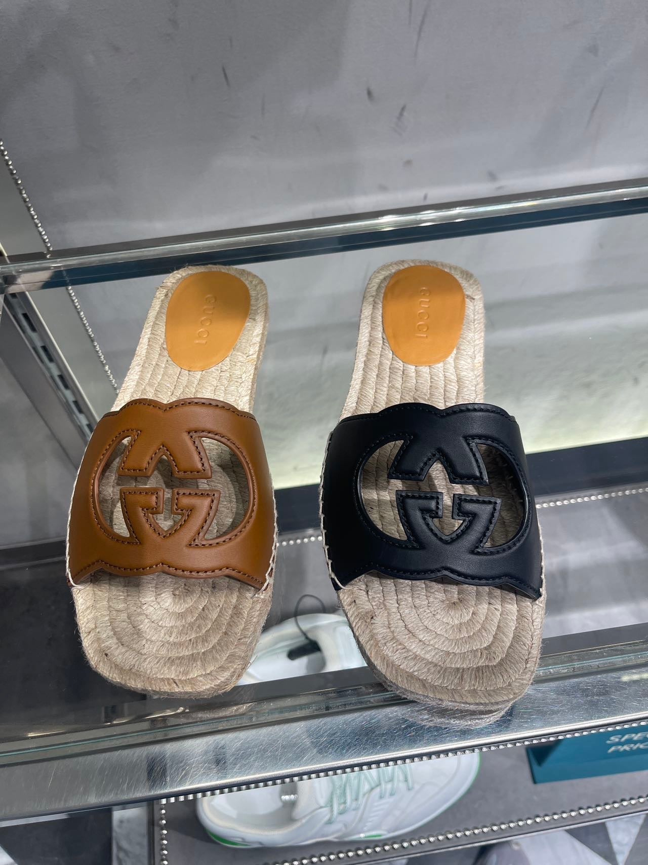 @Gucci 男女款草編拖鞋/435P220 🔔限時折扣 🉐11000