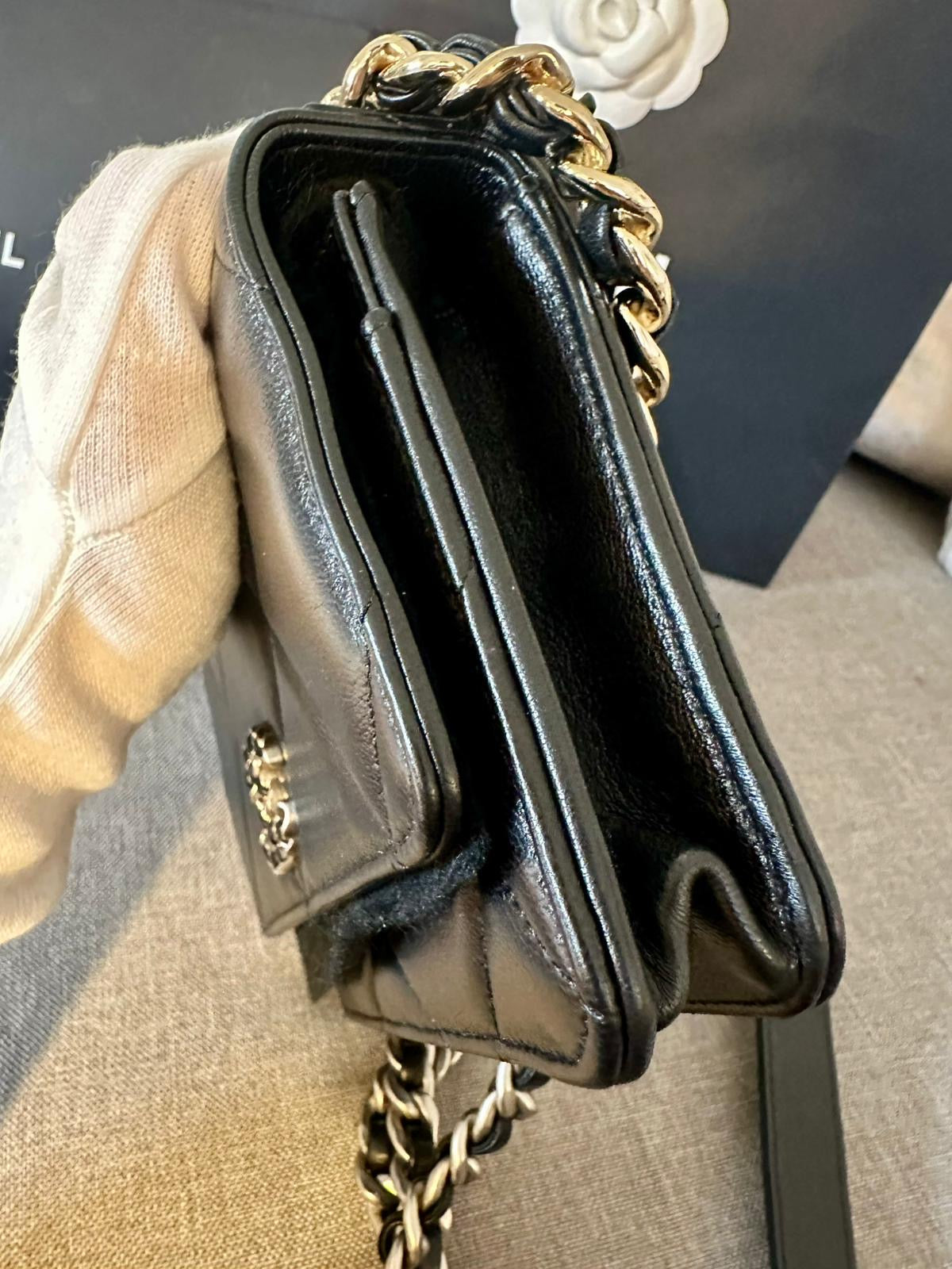 *現貨*CHANEL 19 WOC 經典19小羊皮鏈包-黑銀釦  P116000 /T150000