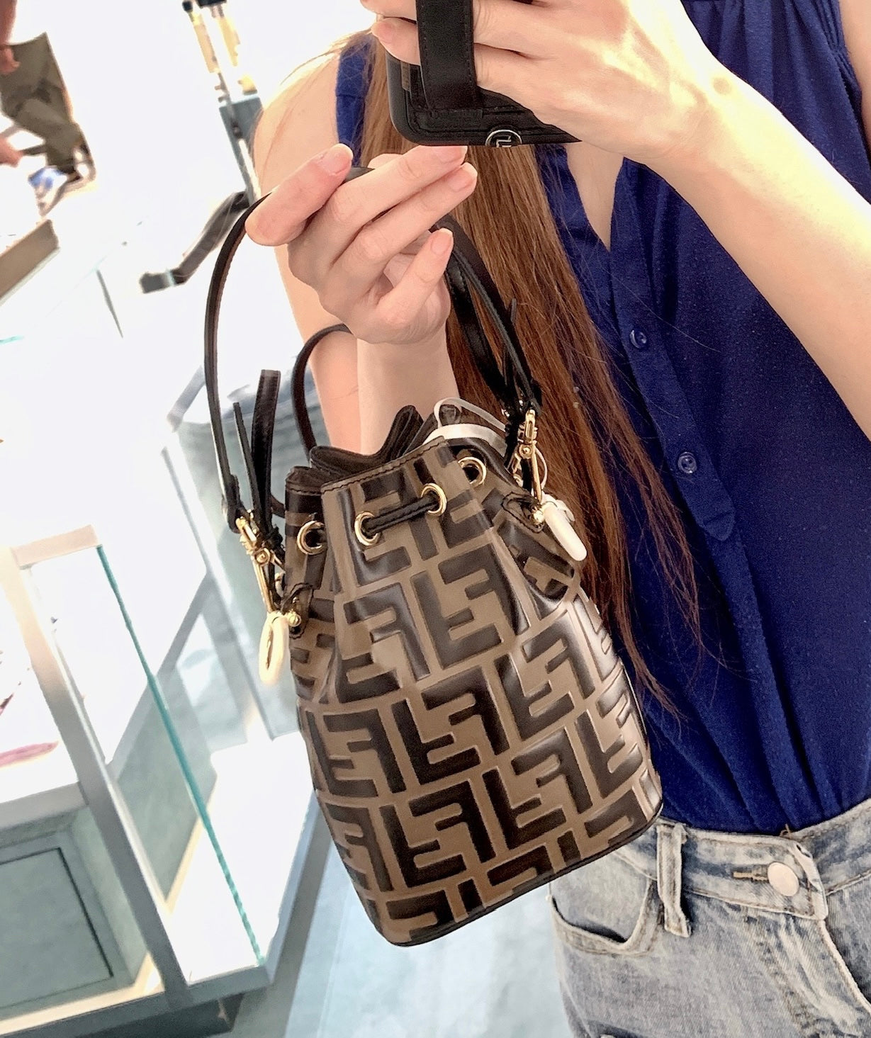 Fendi Mon Tresor Mini 迷你牛皮抽繩水桶包/1420E1550💰