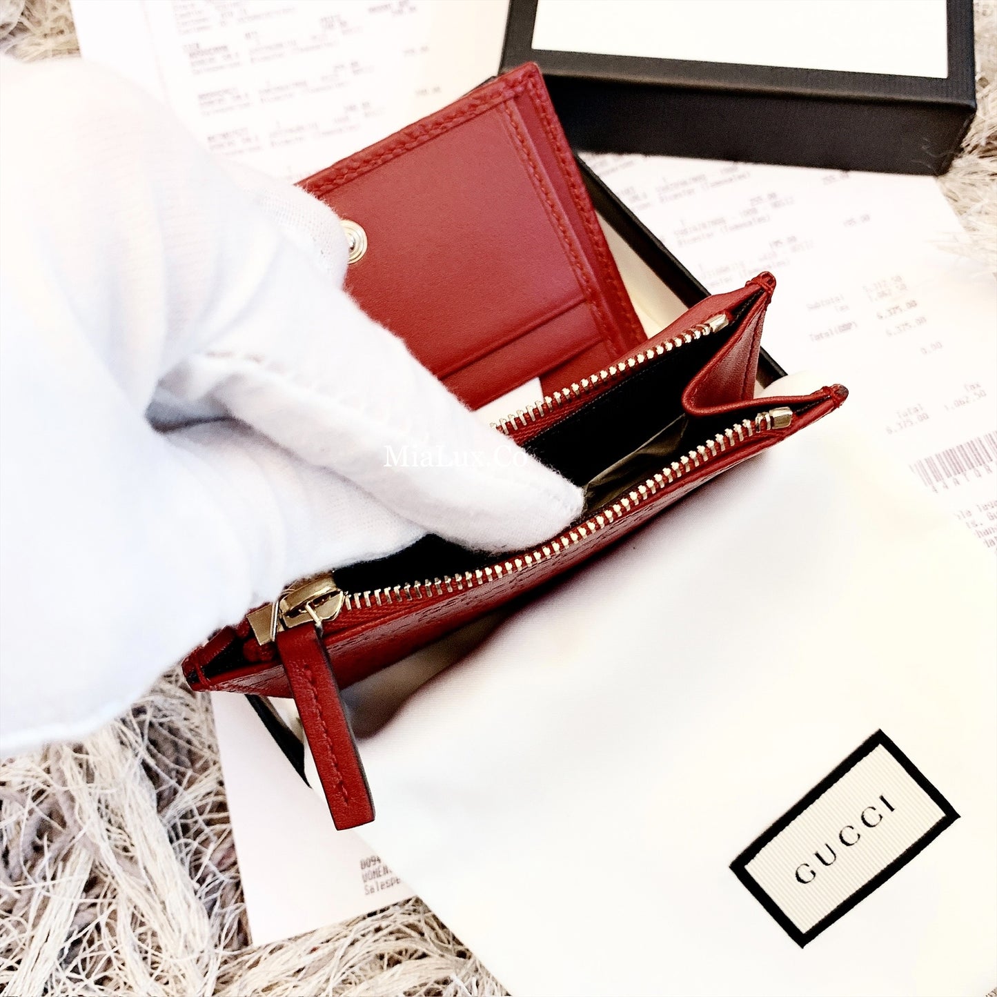 @Gucci Embossed Wallet 壓紋雙開內拉鍊短夾/P230