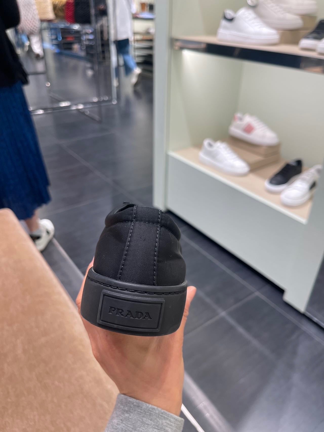 @Prada Sneakers 品牌潮鞋/660P330 🔥折上七折🉐11200