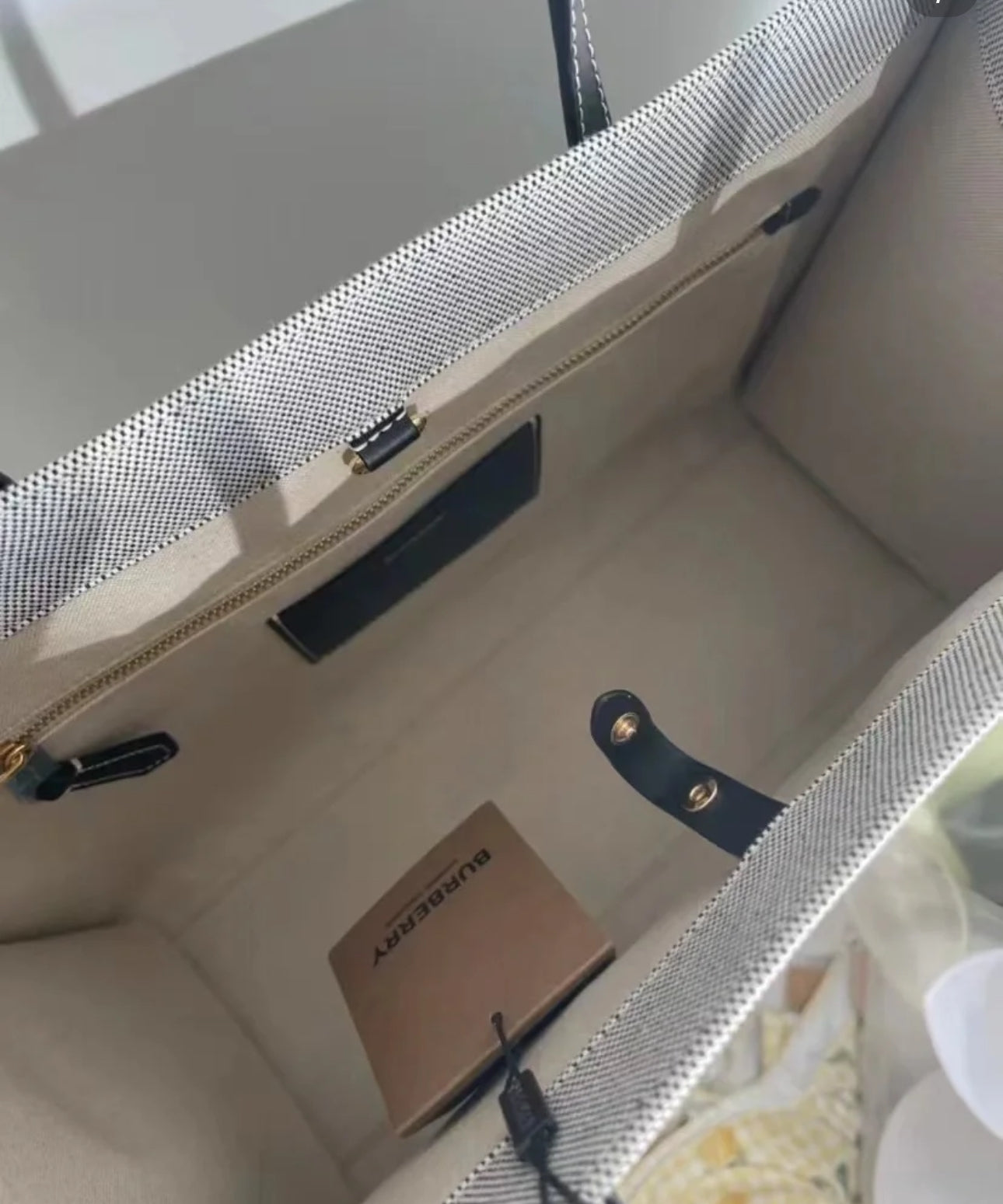 @Burberry Freya MD 中款托特包-灰/1090P599 🔥折上七折 🉐19870
