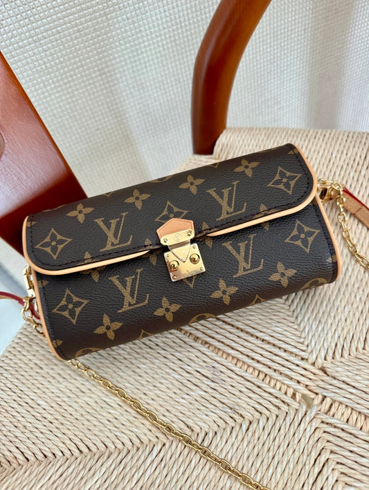 LV Pochette Camille 新款WOC/1170✨🉐50140