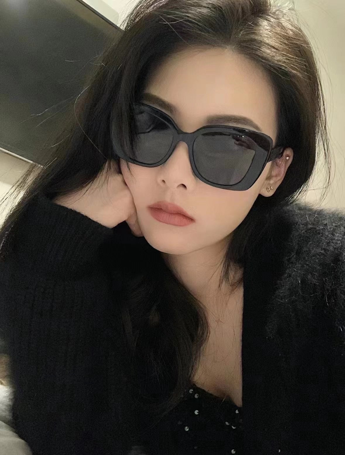 CHANEL✨ Sunglasses Logo 黑字母水鑽墨鏡
