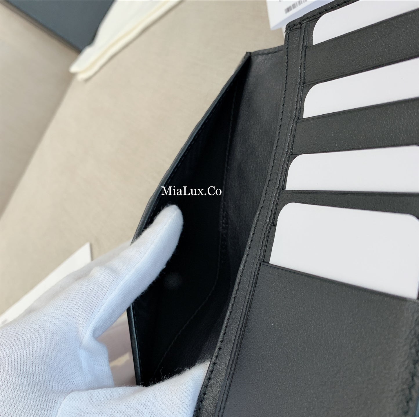 @Gucci Embossed Long Wallet 男生款壓紋對開長夾/P235