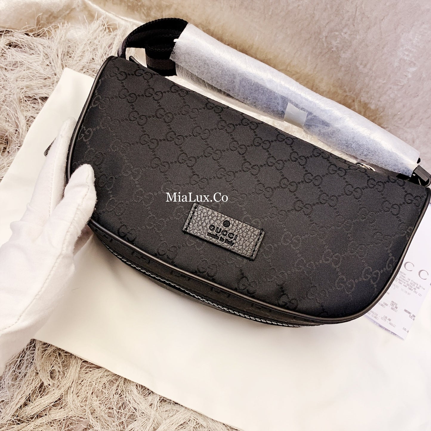 *@Gucci Canvas Bumbag S 小款男女款黑老花胸包/P395