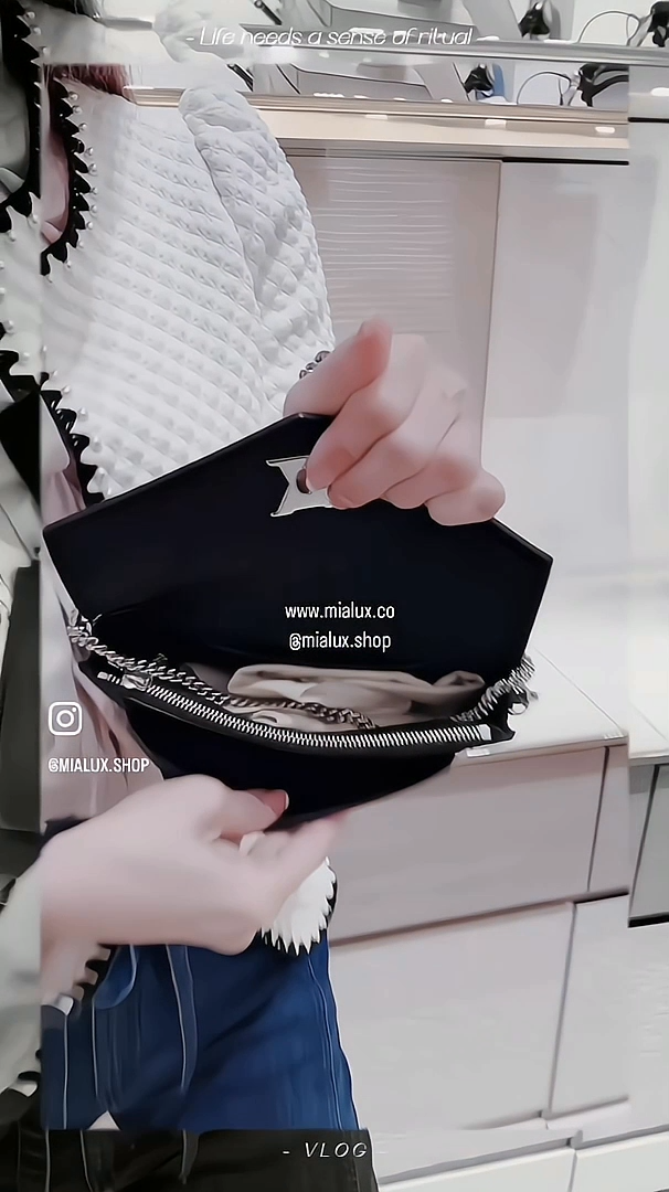 LV▪️Mylockme Chain Pochette 信封鍊條包/1400✨🉐59800