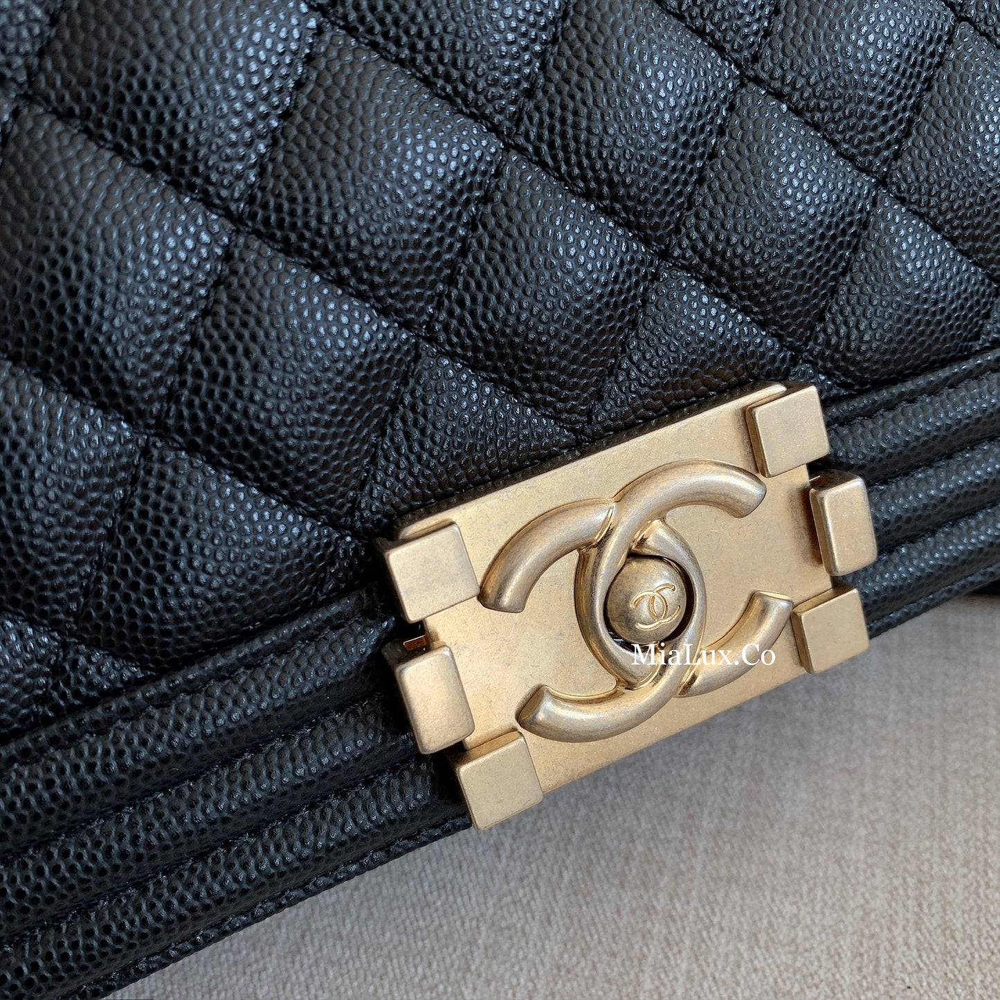 CHANEL BOY M 中款BOY包/5800🉐229980🏷️