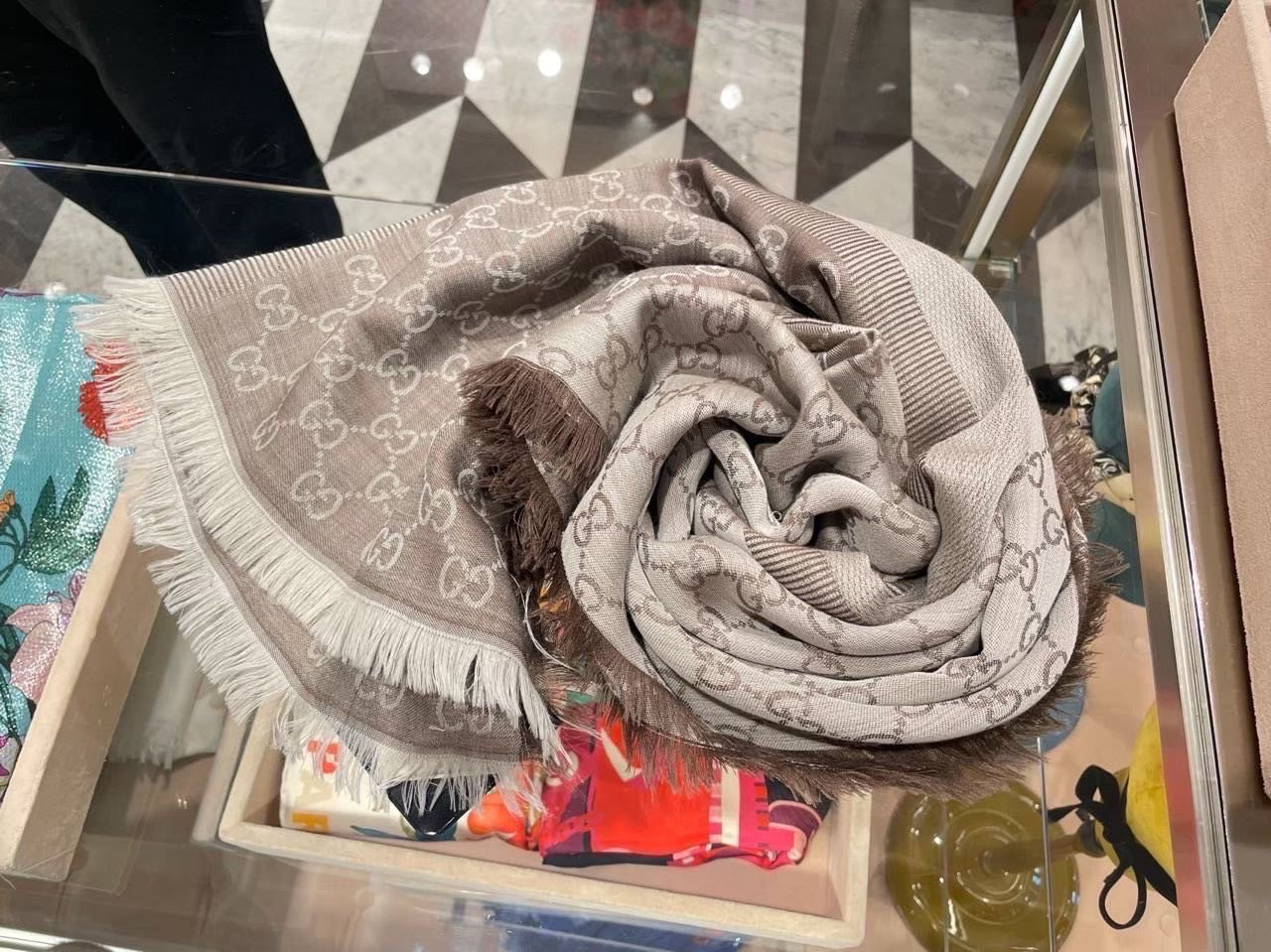 *@Gucci Wool Scarf Square 羊毛大方巾/P180