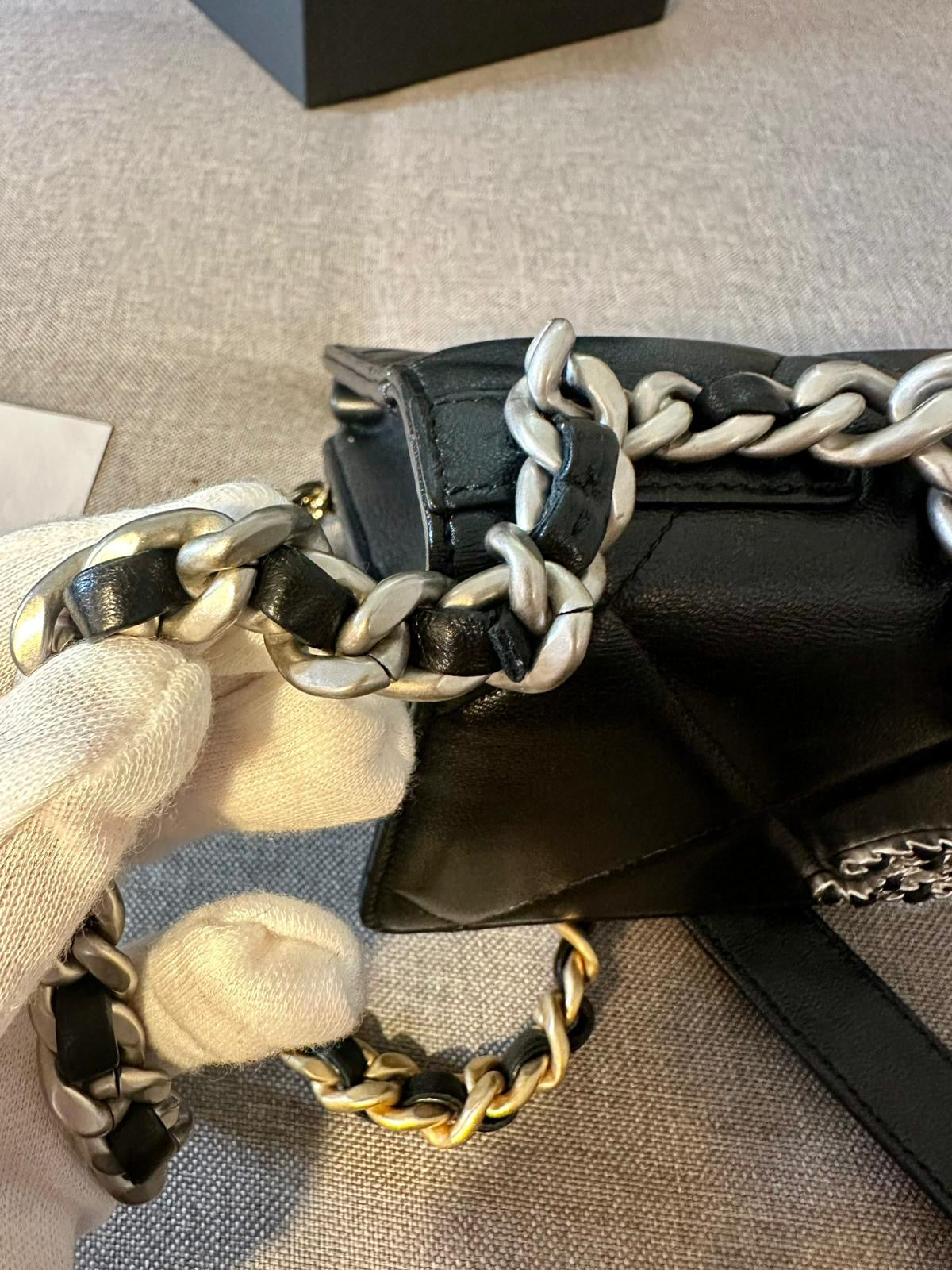 *現貨*CHANEL 19 WOC 經典19小羊皮鏈包-黑銀釦  P116000 /T150000