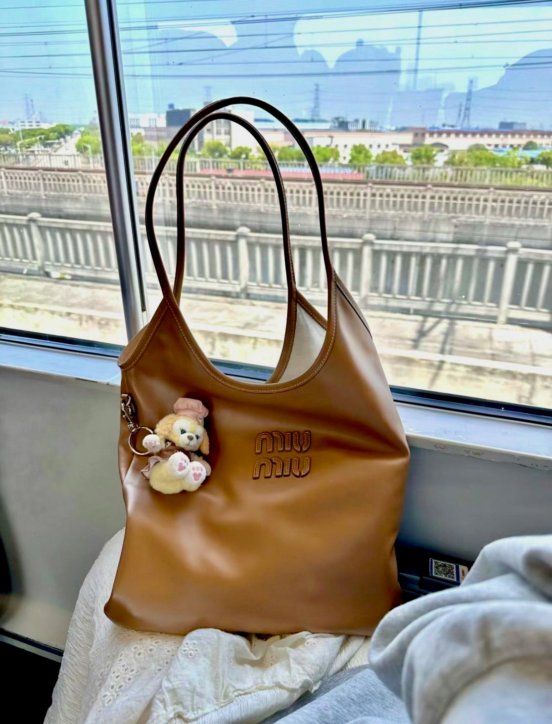 MiuMiu Ivy 托特包/1560E1700 🉐60500🇪🇺