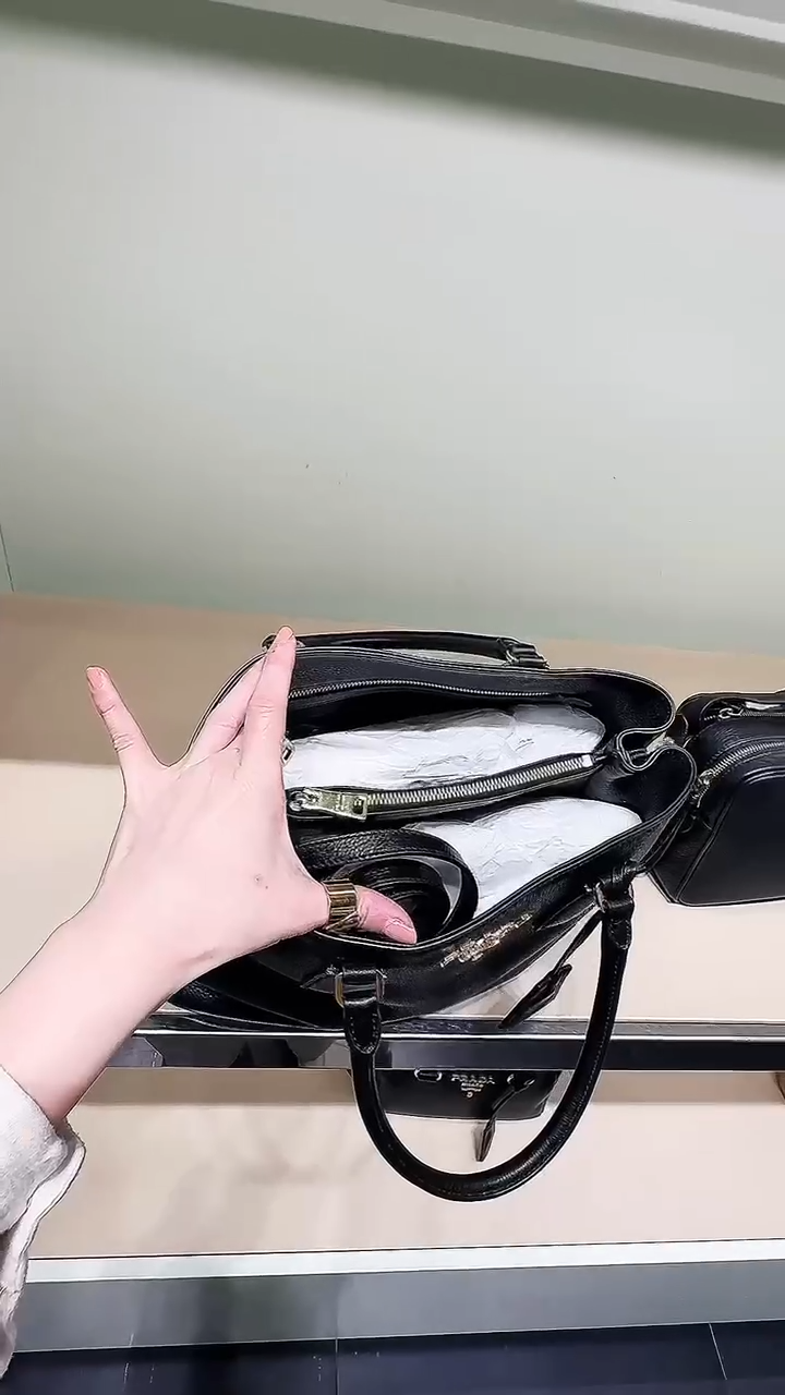 @Prada►Phenix 鳳凰皮革大包/P1110
