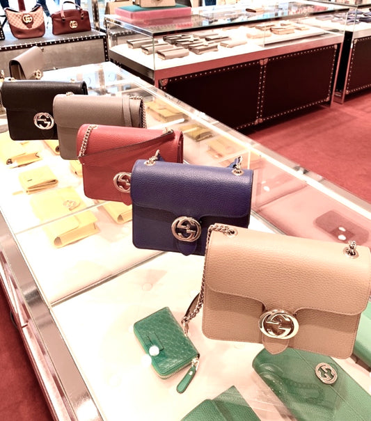 *@Gucci▪️Interlocking 雙G銀扣風琴包/P690 🔔限時折🉐32050