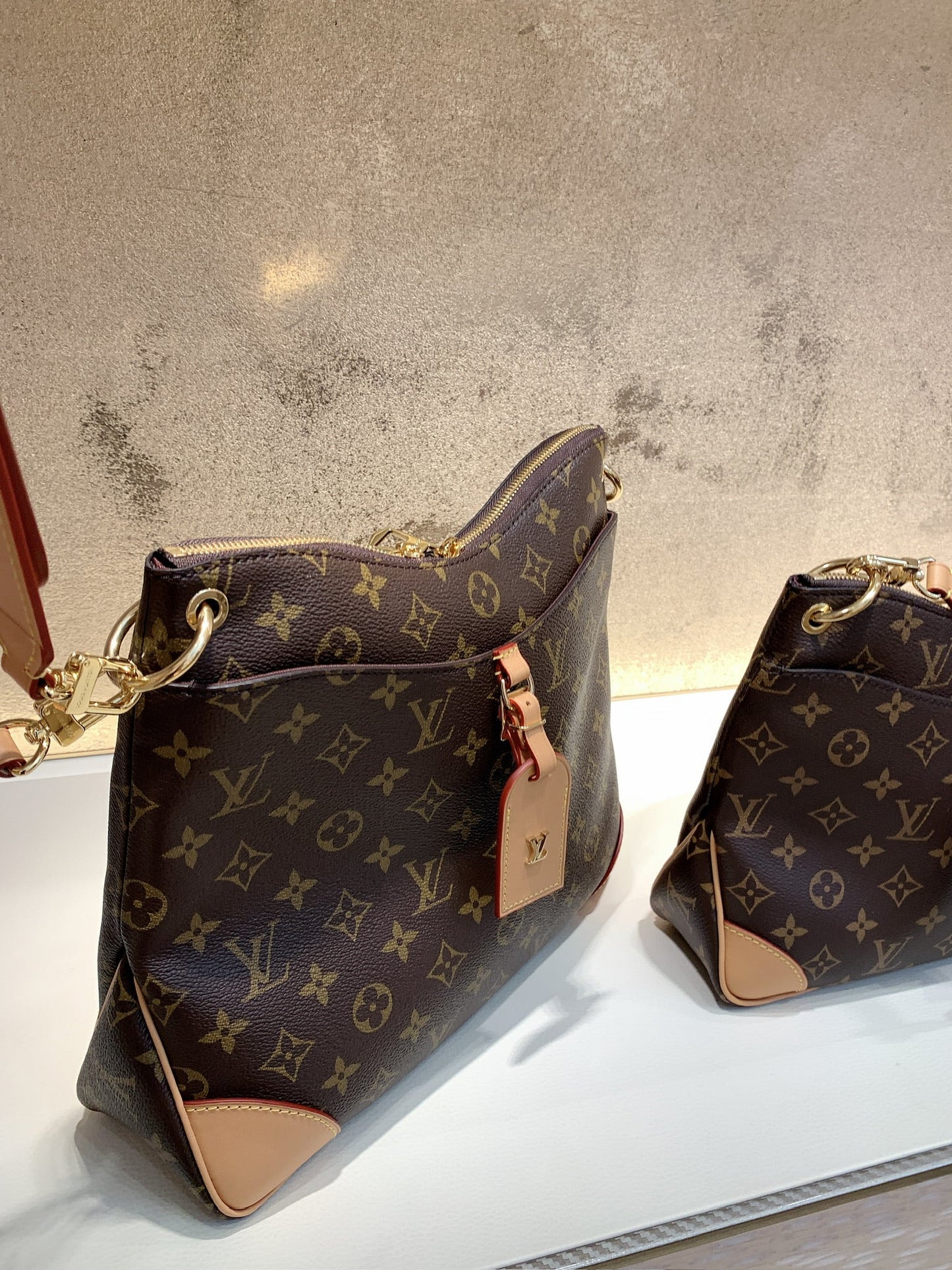 LV Odéon MM 中款斜背包/1670✨🉐71140