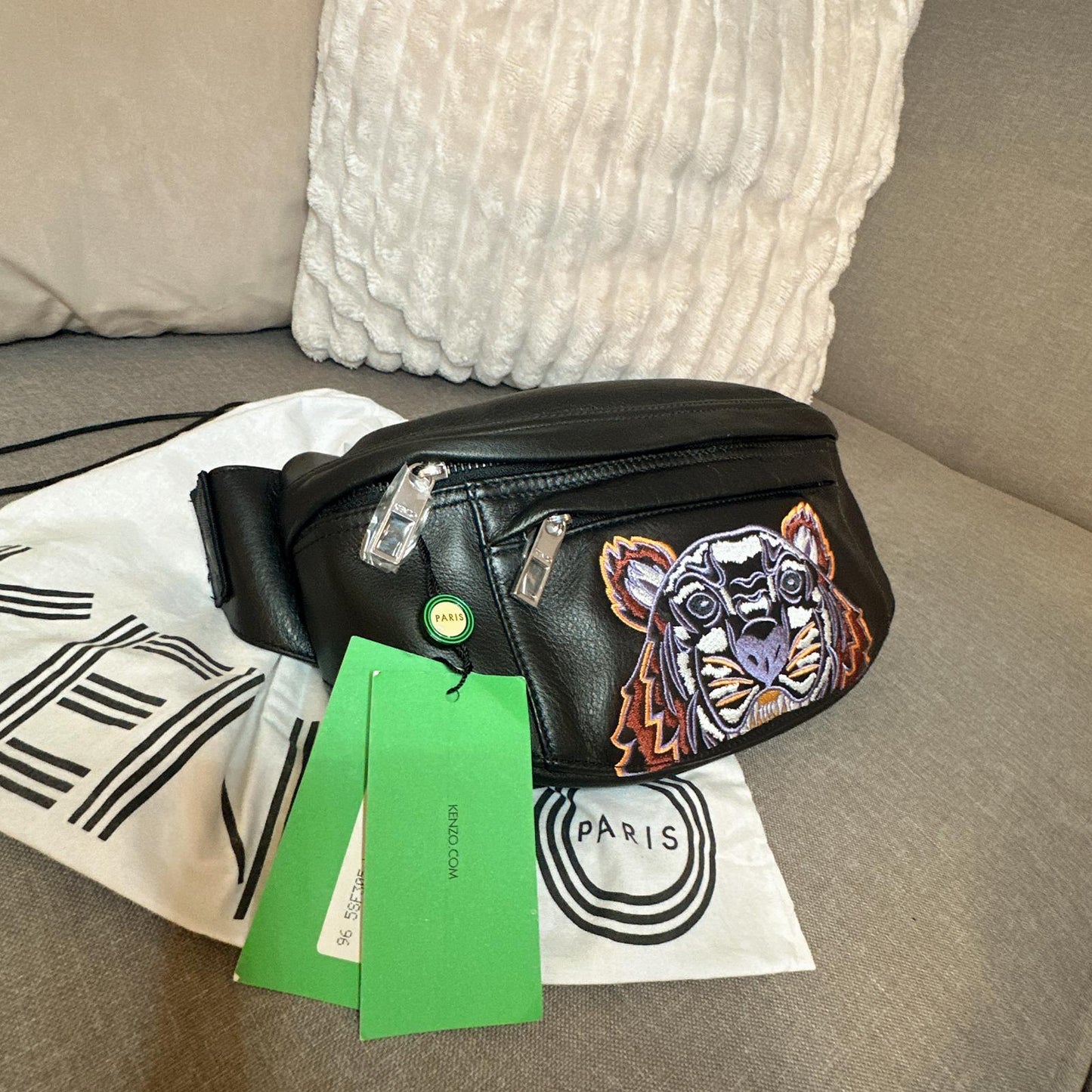 *現貨*@Kenzo▪️Bumbag 小牛皮虎頭胸包-黑 P9000 /T13800