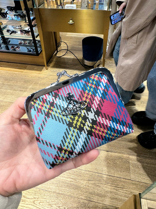 @VW Biogreen 蘇格蘭格紋帆布口金包/110P72 🔔限時折🉐4040