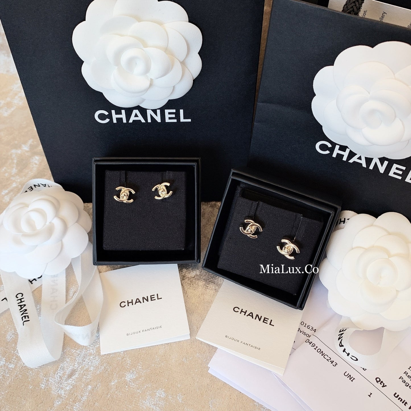 CHANEL✨| GOLDEN METAL CC EARRINGS 細滑金屬小CC耳針 -