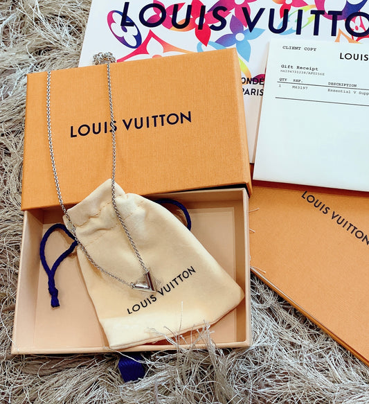 LV Essential V 銀色V項鍊/380✨優惠🉐16580